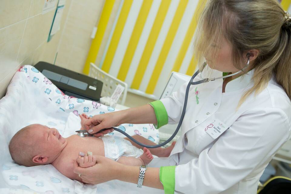 Что лучше на выписку из роддома: практические рекомендации