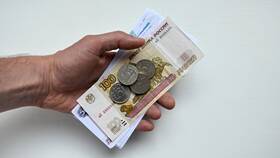 Если кредит не платит пенсионер: что будет в 585 Золотой