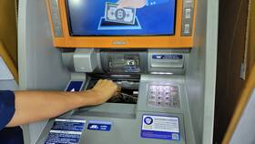 Как пополнить другую карту через банкомат в 585 Золотой